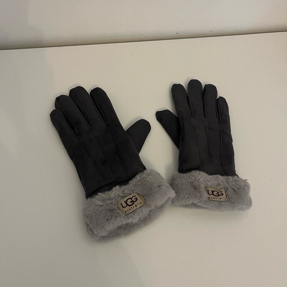 Ugg gloves